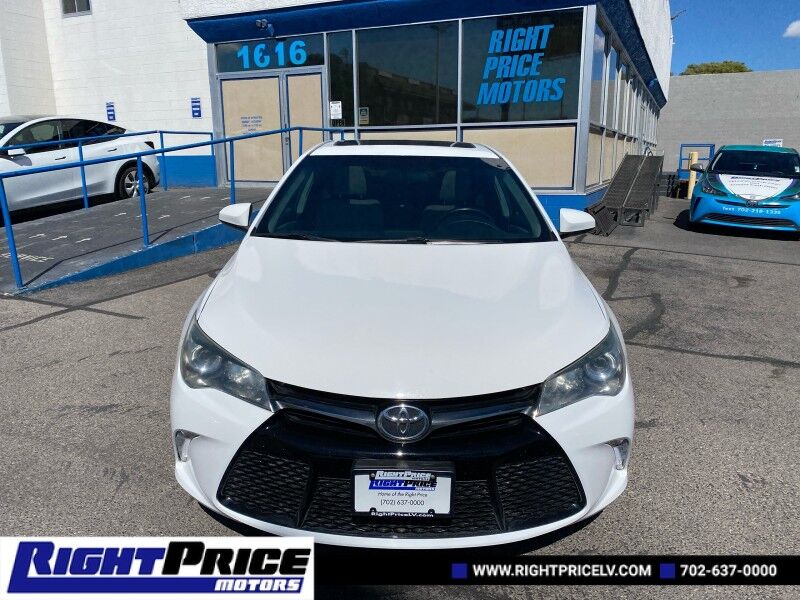 2016 Toyota Camry SE photo 9