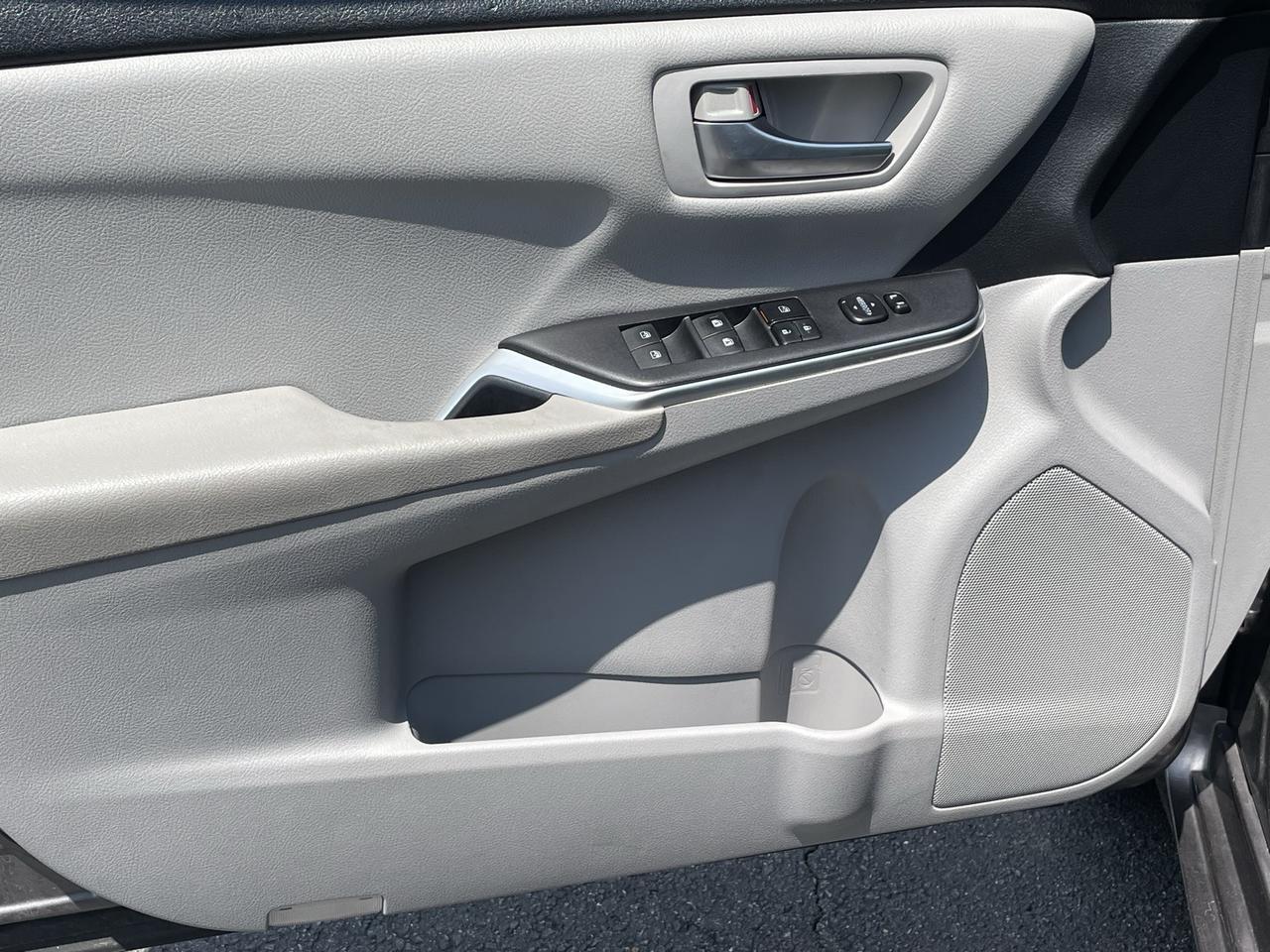 2016 Toyota Camry SE Alexandria VA