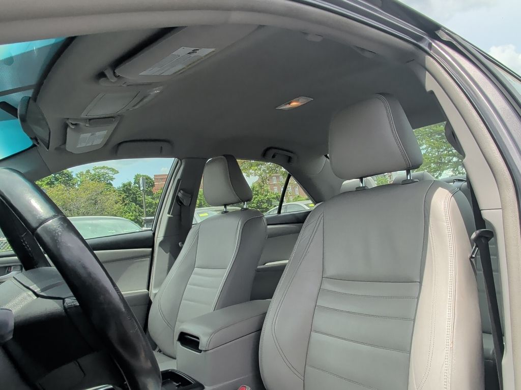 2016 Toyota Camry XLE Worcester MA