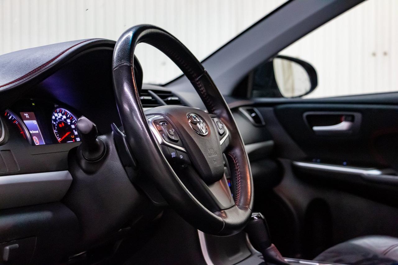 2016 Toyota Camry XSE Leather Roof Nav Red Deer AB