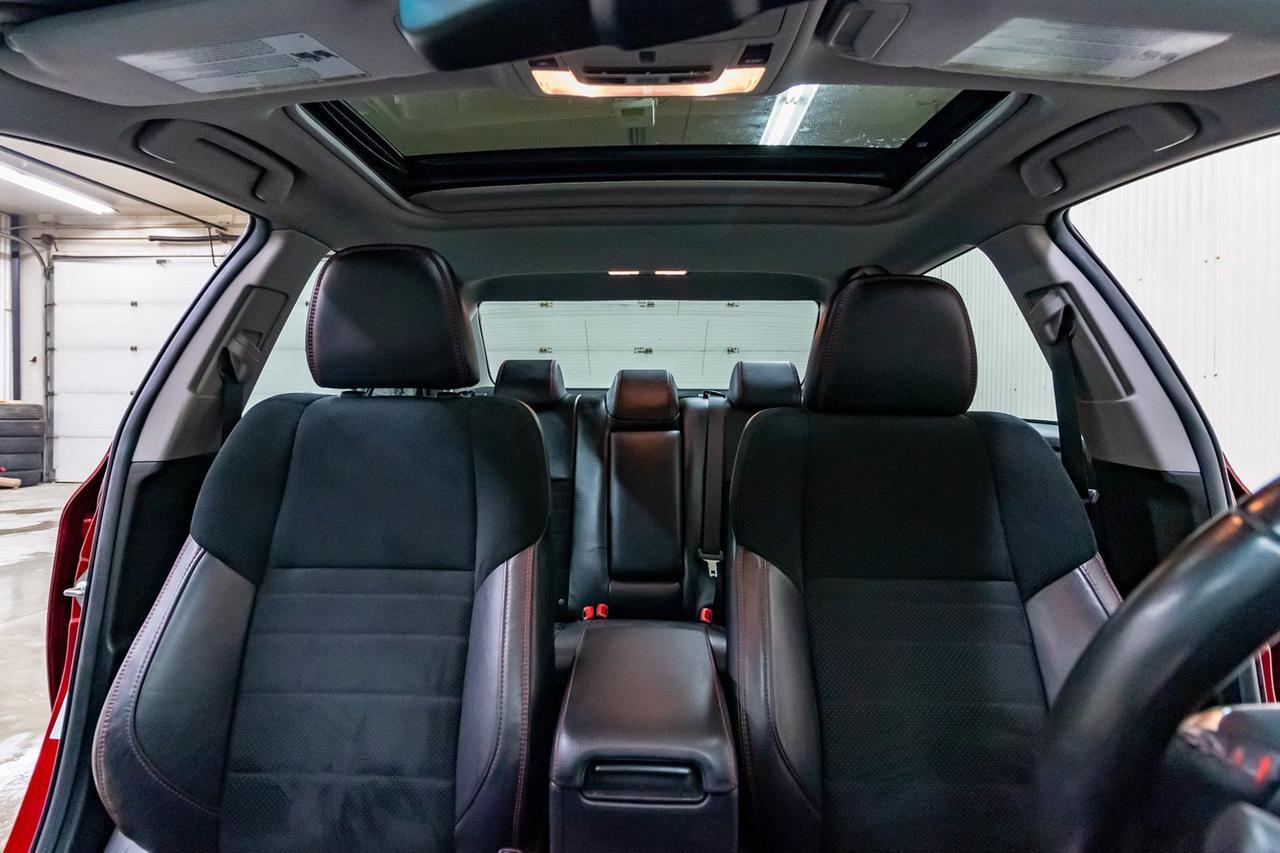 2016 Toyota Camry XSE Leather Roof Nav Red Deer AB
