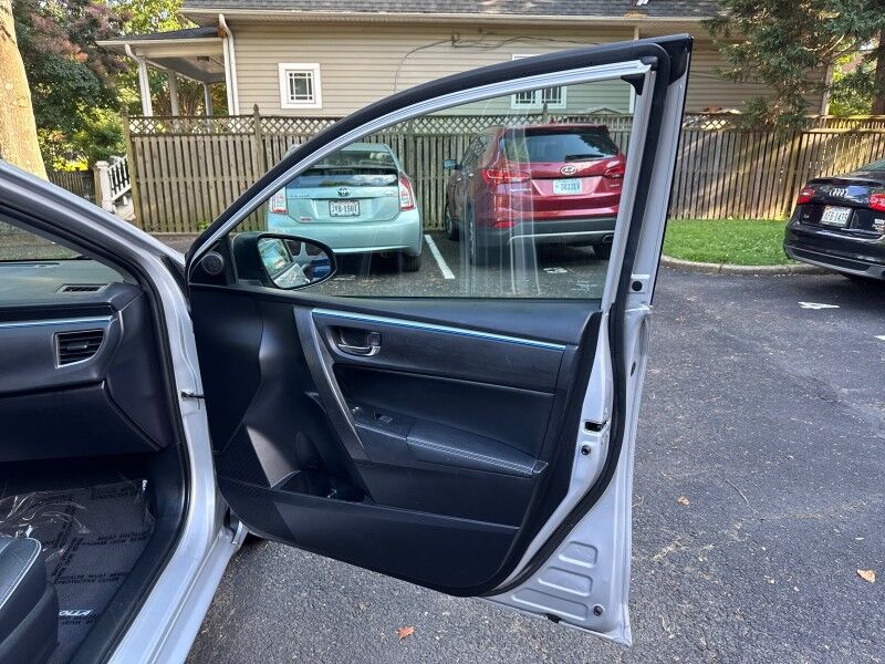 2016 Toyota Corolla 4dr Sdn CVT LE Premium (Natl) Arlington VA