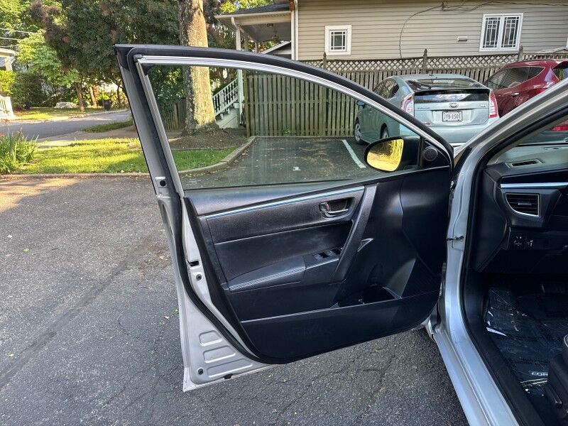 2016 Toyota Corolla 4dr Sdn CVT LE Premium (Natl) Arlington VA