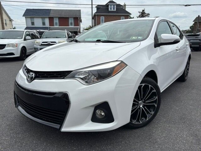 2012 Toyota Prius Three photo 17