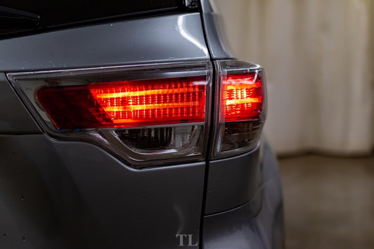 2016 Toyota Highlander AWD Limited Leather Roof Nav BCam Red Deer AB