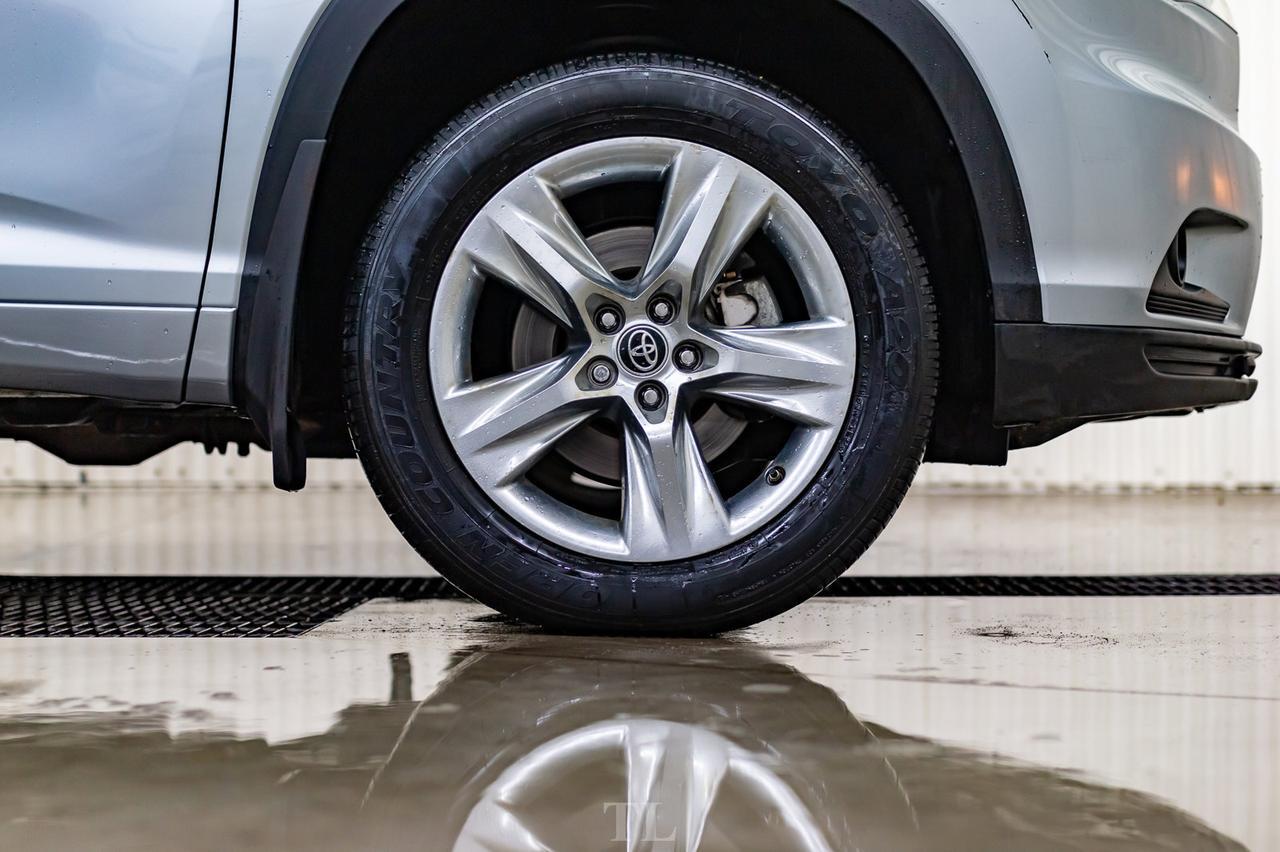 2016 Toyota Highlander AWD Limited Leather Roof Nav BCam Red Deer AB