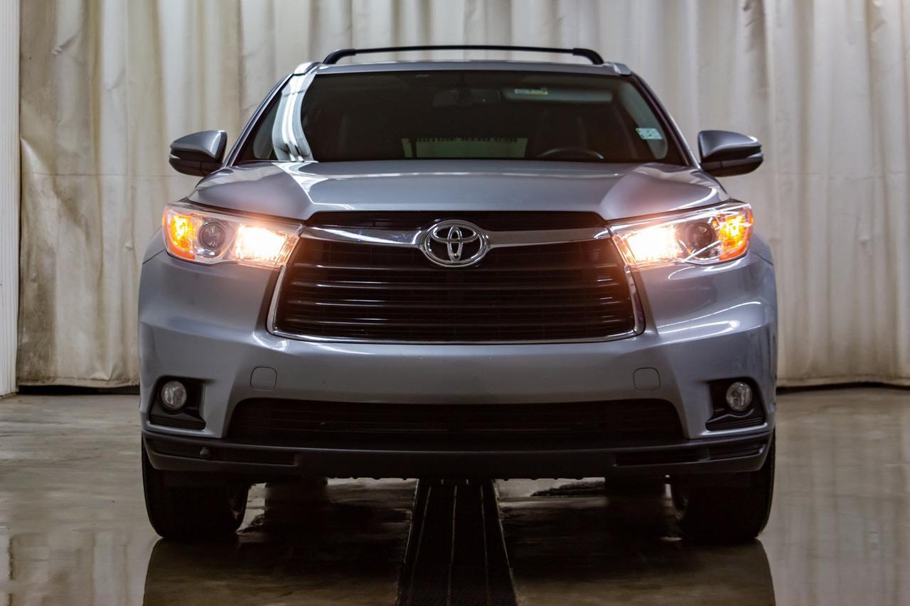 2016 Toyota Highlander AWD XLE Leather Roof Nav Red Deer AB