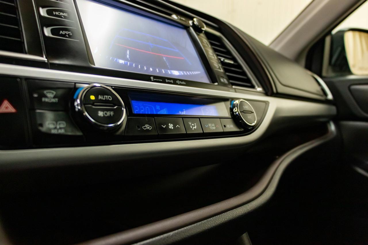 2016 Toyota Highlander AWD XLE Leather Roof Nav Red Deer AB