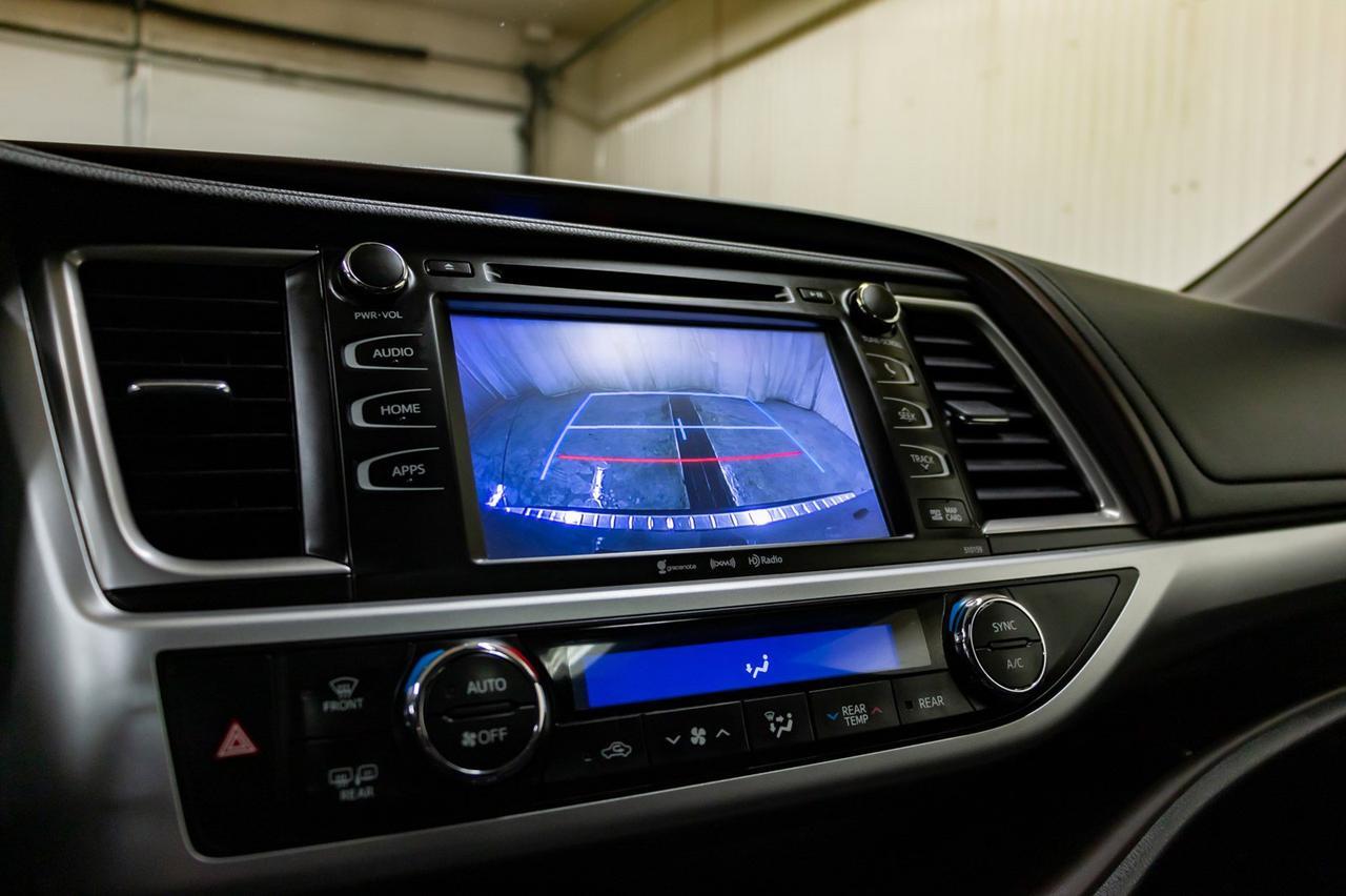 2016 Toyota Highlander AWD XLE Leather Roof Nav Red Deer AB