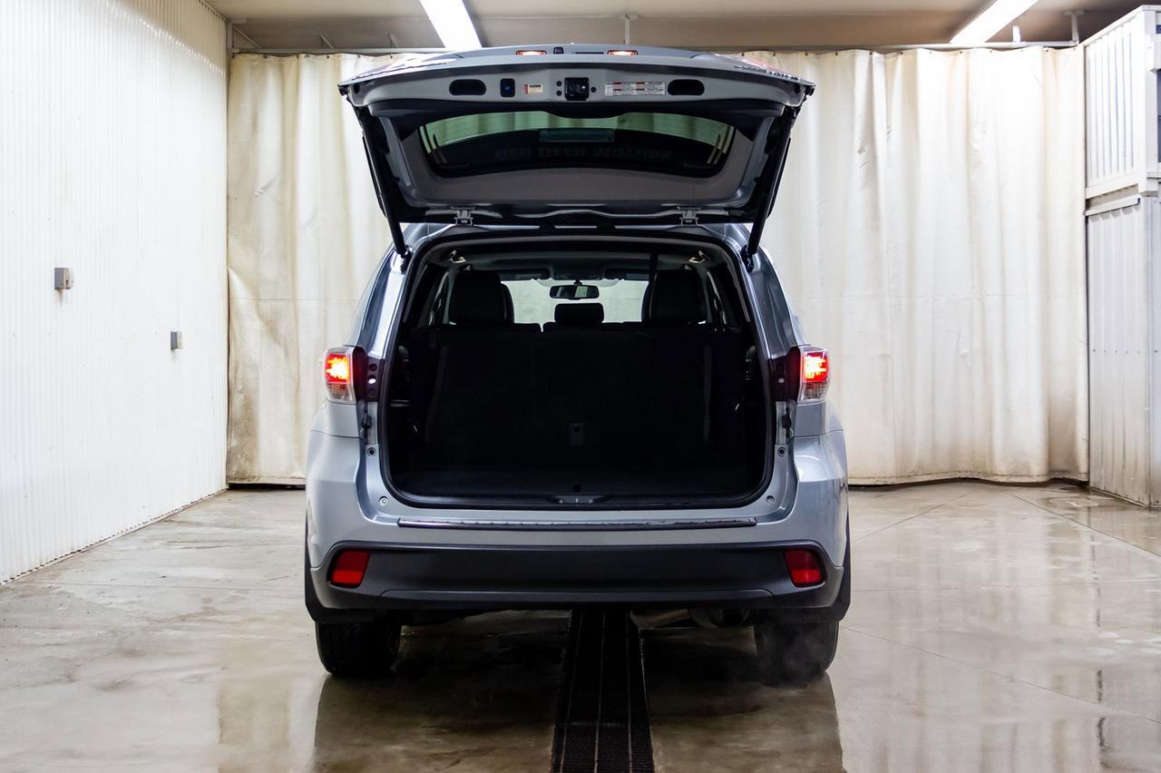 2016 Toyota Highlander AWD XLE Leather Roof Nav Red Deer AB