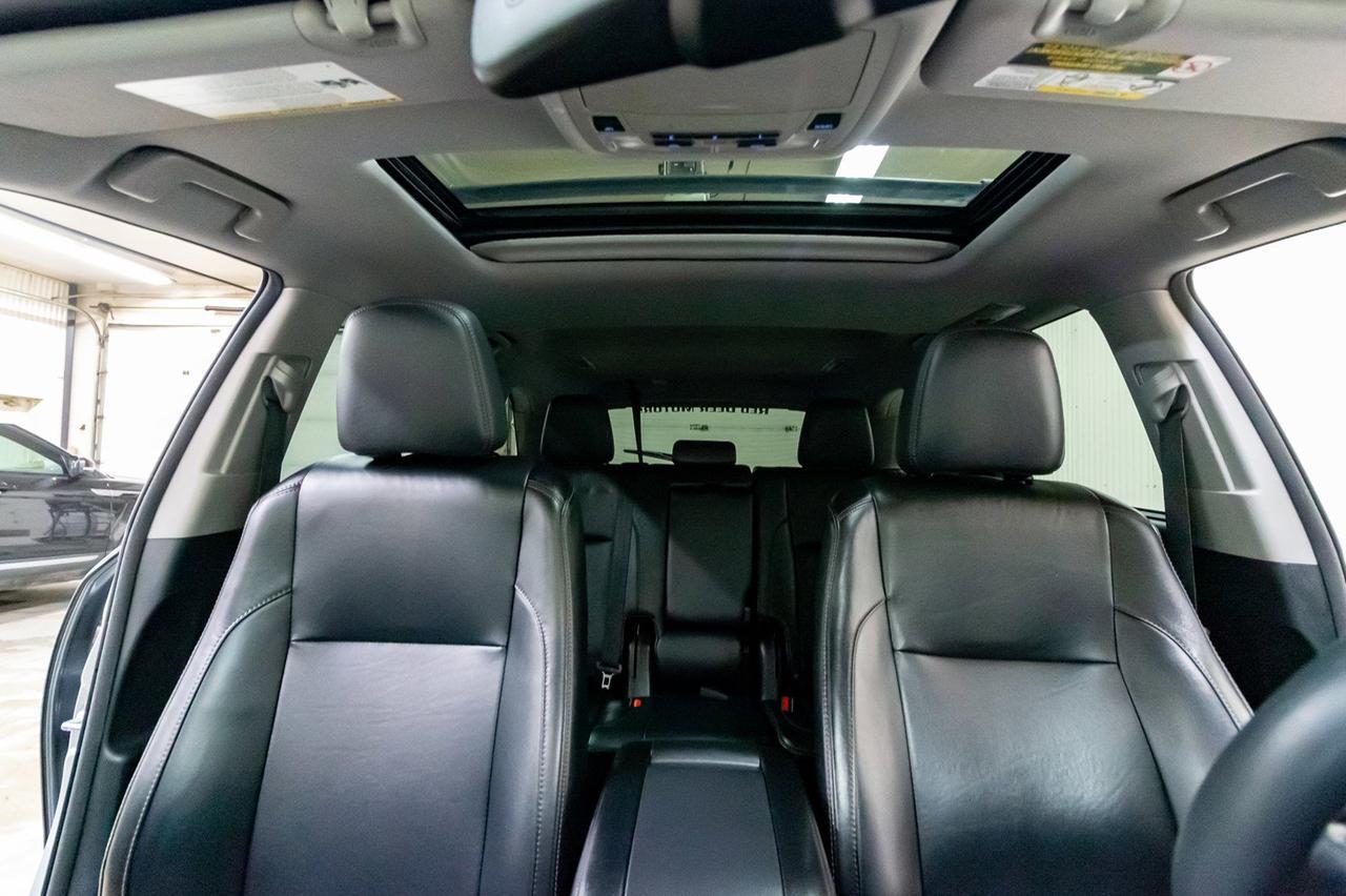 2016 Toyota Highlander AWD XLE Leather Roof Nav Red Deer AB