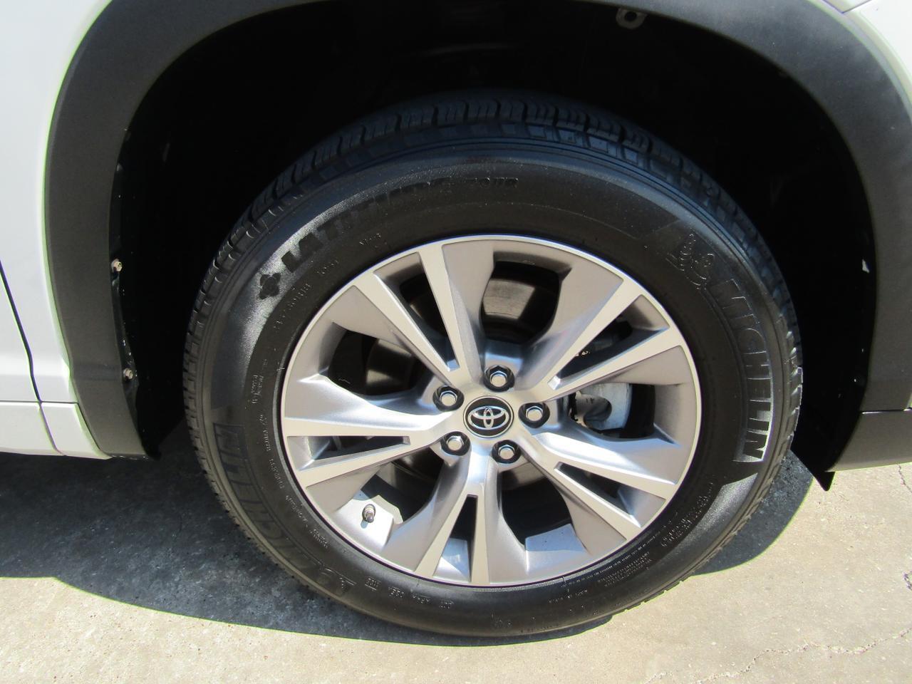 2016 Toyota Highlander FWD 4dr V6 LE Plus (Natl) Grand Prairie TX