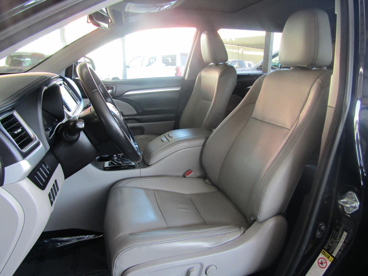 2016 Toyota Highlander Base Hybrid photo 3