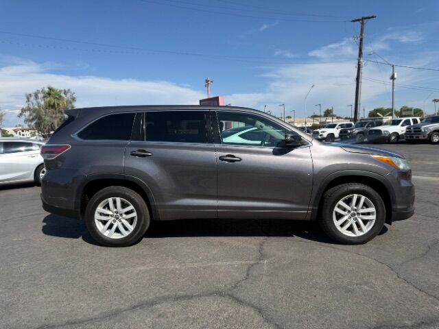 2016 Toyota Highlander LE