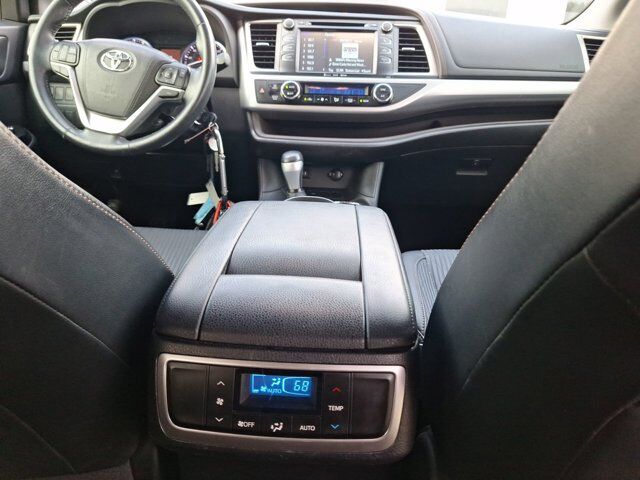 2016 Toyota Highlander LE Plus V6 Hurst TX