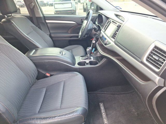 2016 Toyota Highlander LE Plus V6 Hurst TX