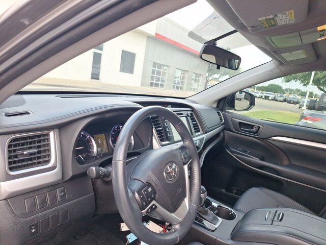 2016 Toyota Highlander LE Plus V6 Hurst TX