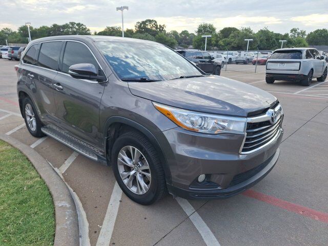 2016 Toyota Highlander LE Plus V6 Hurst TX
