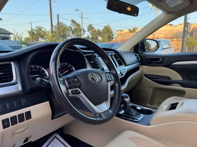 2016 Toyota Highlander LE Plus V6 Houston TX