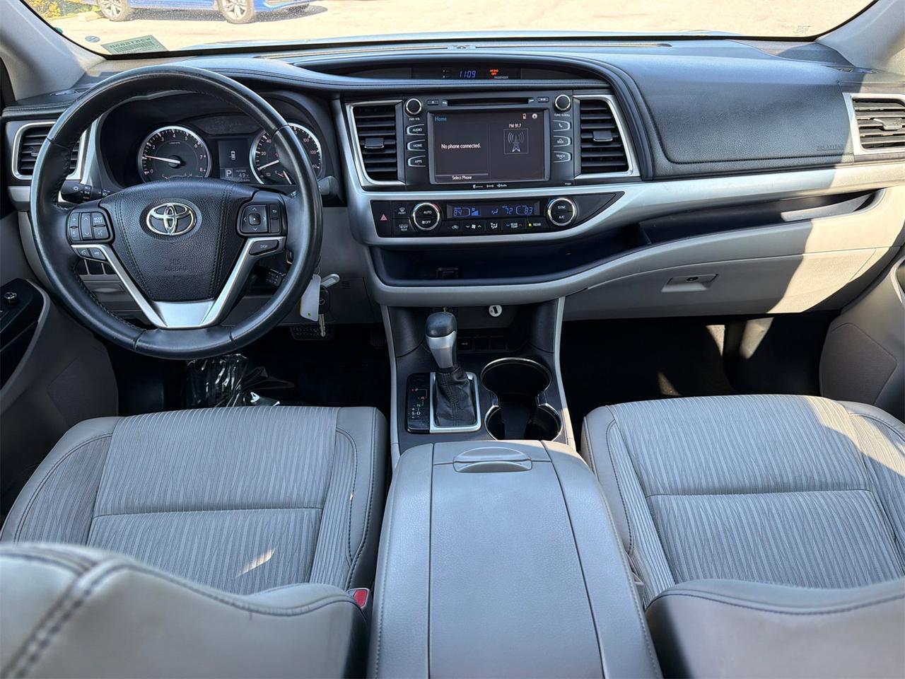 2016 Toyota Highlander LE Plus V6 Hagerstown MD