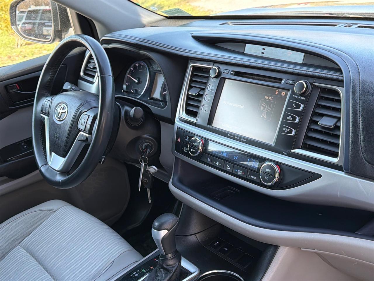 2016 Toyota Highlander LE Plus V6 Hagerstown MD