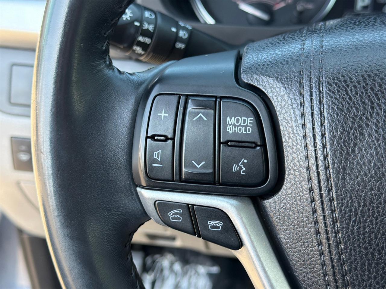 2016 Toyota Highlander LE Plus V6 Hagerstown MD