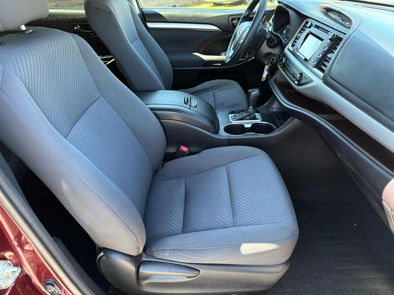 2016 Toyota Highlander LE V6 Hagerstown MD