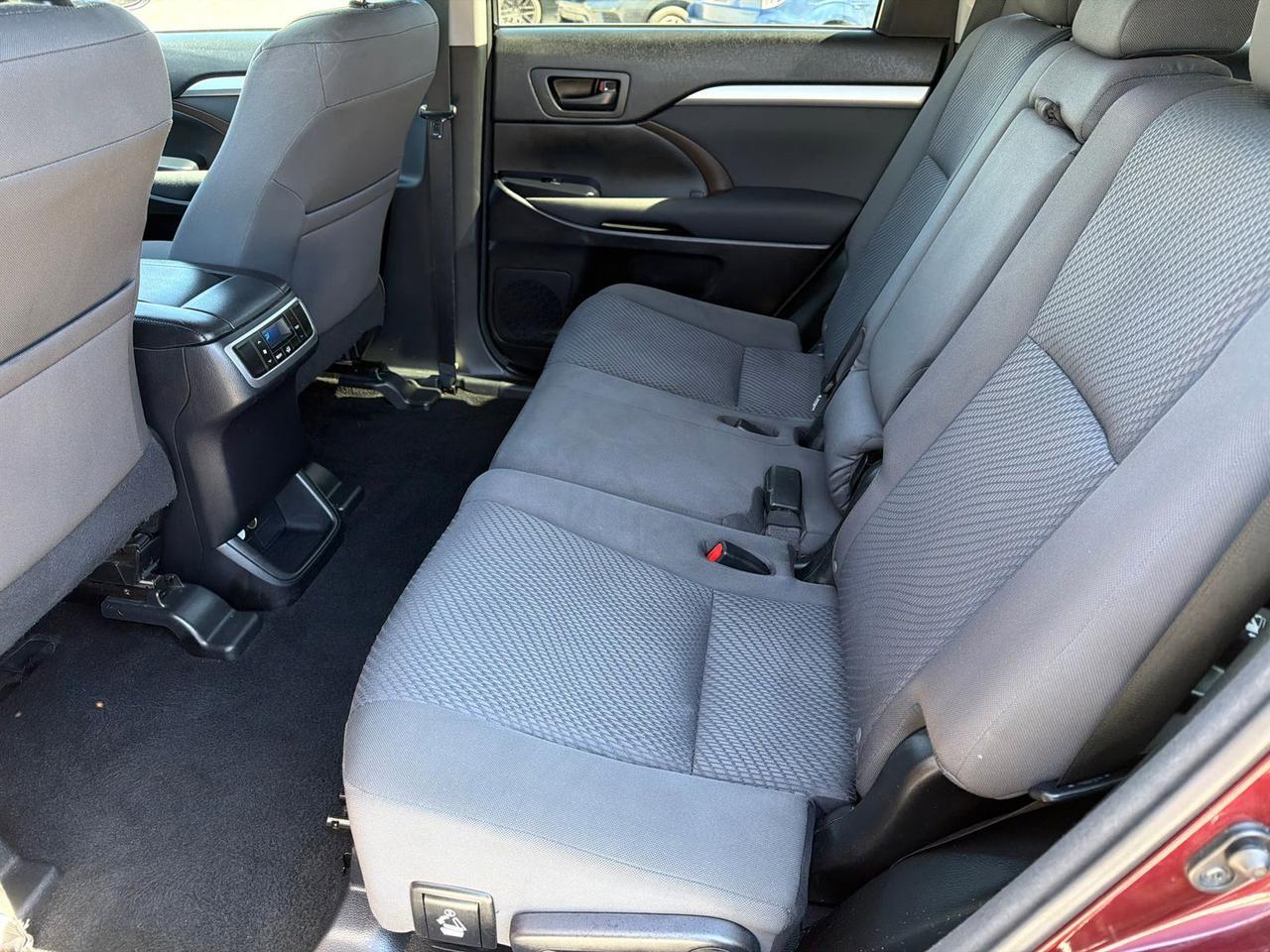 2016 Toyota Highlander LE V6 Hagerstown MD