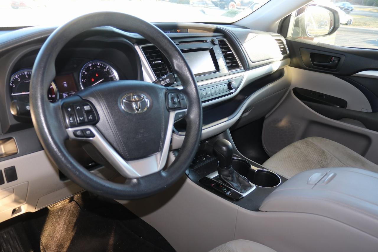 2016 Toyota Highlander LE V6 Fredericksburg VA
