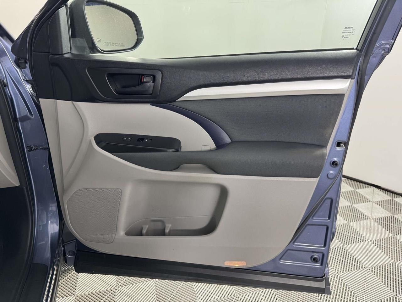 2016 Toyota Highlander LE V6 Fredericksburg VA