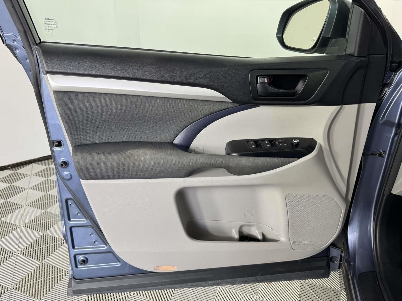 2016 Toyota Highlander LE V6 Fredericksburg VA