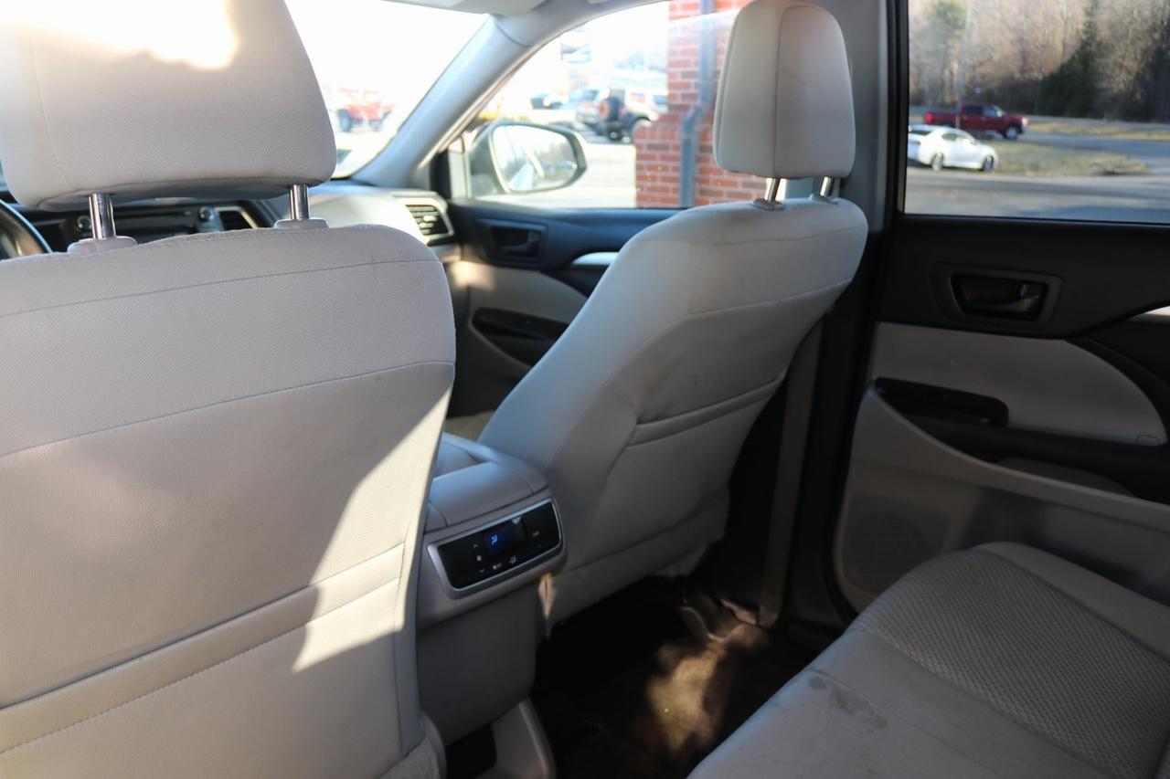 2016 Toyota Highlander LE V6 Fredericksburg VA