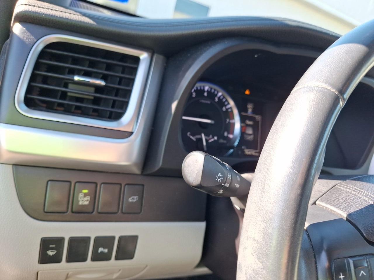 2016 Toyota Highlander Limited Hurst TX