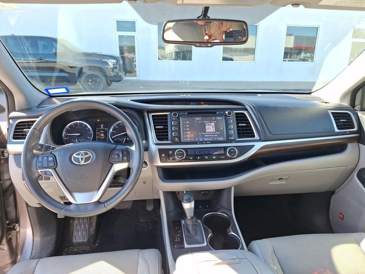 2016 Toyota Highlander Limited Hurst TX