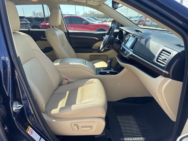 2016 Toyota Highlander Limited Platinum V6 Random Lake WI