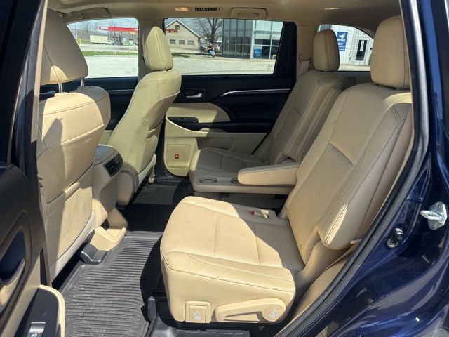 2016 Toyota Highlander Limited Platinum V6 Random Lake WI