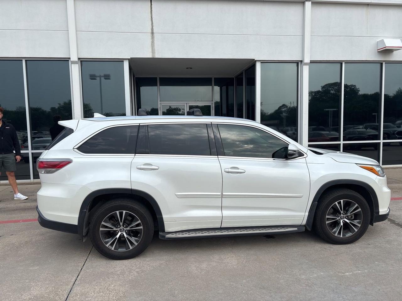 2016 Toyota Highlander XLE Hurst TX