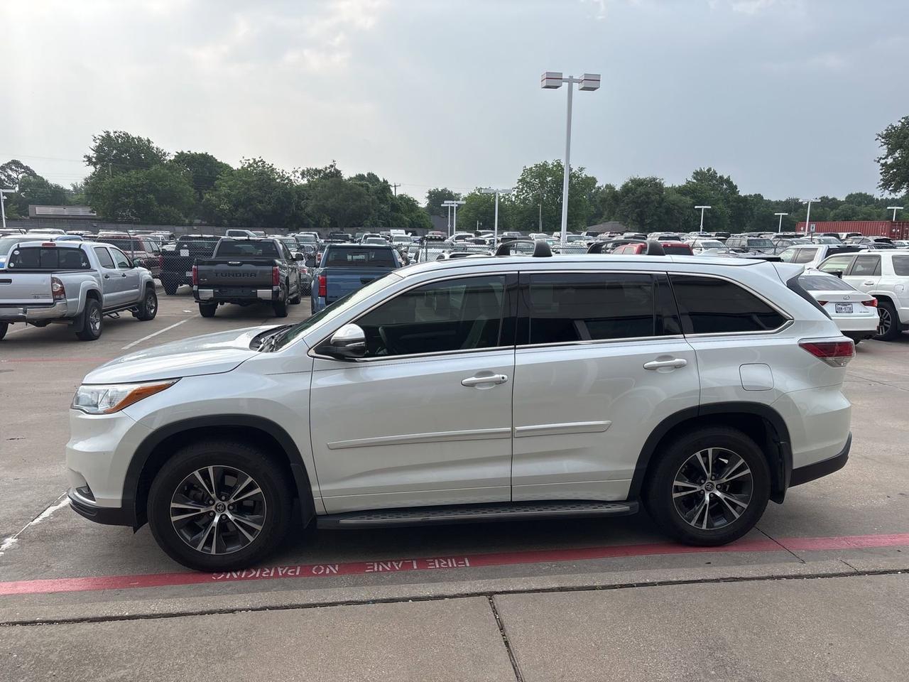 2016 Toyota Highlander XLE Hurst TX