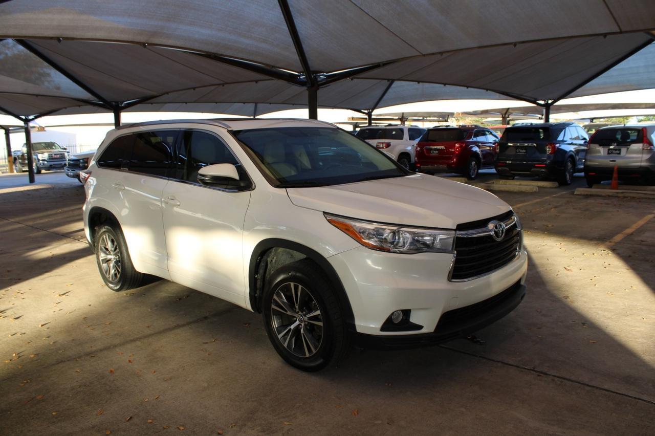 2019 Hyundai Santa Fe Limited photo 2