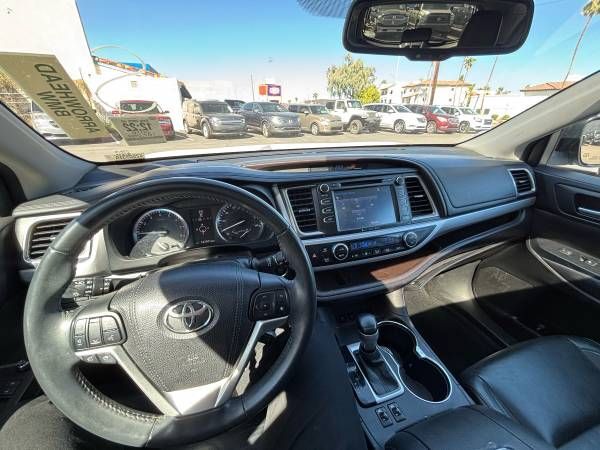 2016 Toyota Highlander Base Hybrid photo 7