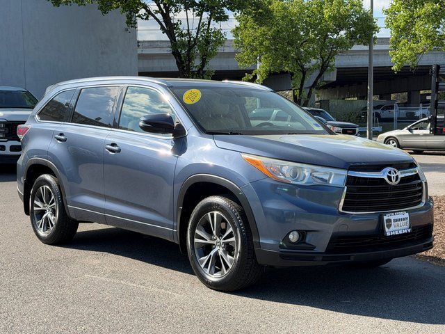 2016 Toyota Highlander