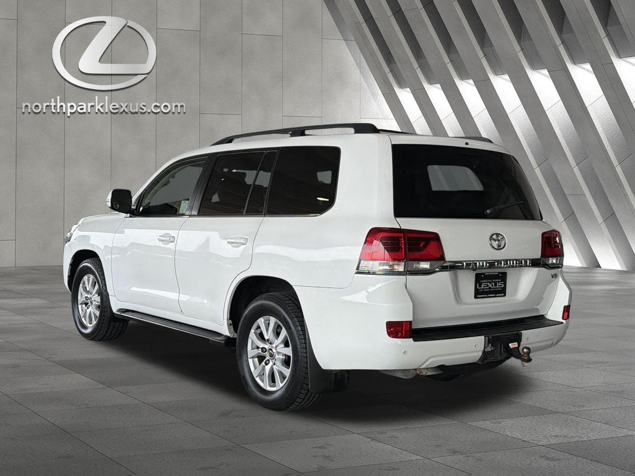 2016 Toyota Land Cruiser