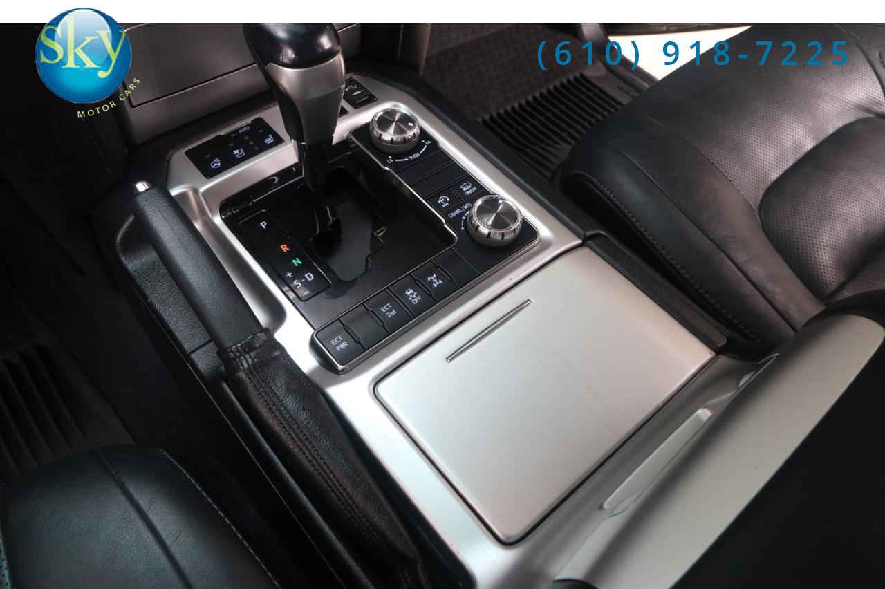 2016 Toyota Land Cruiser 4WD 8-PASSENGER REAR DVD West Chester PA