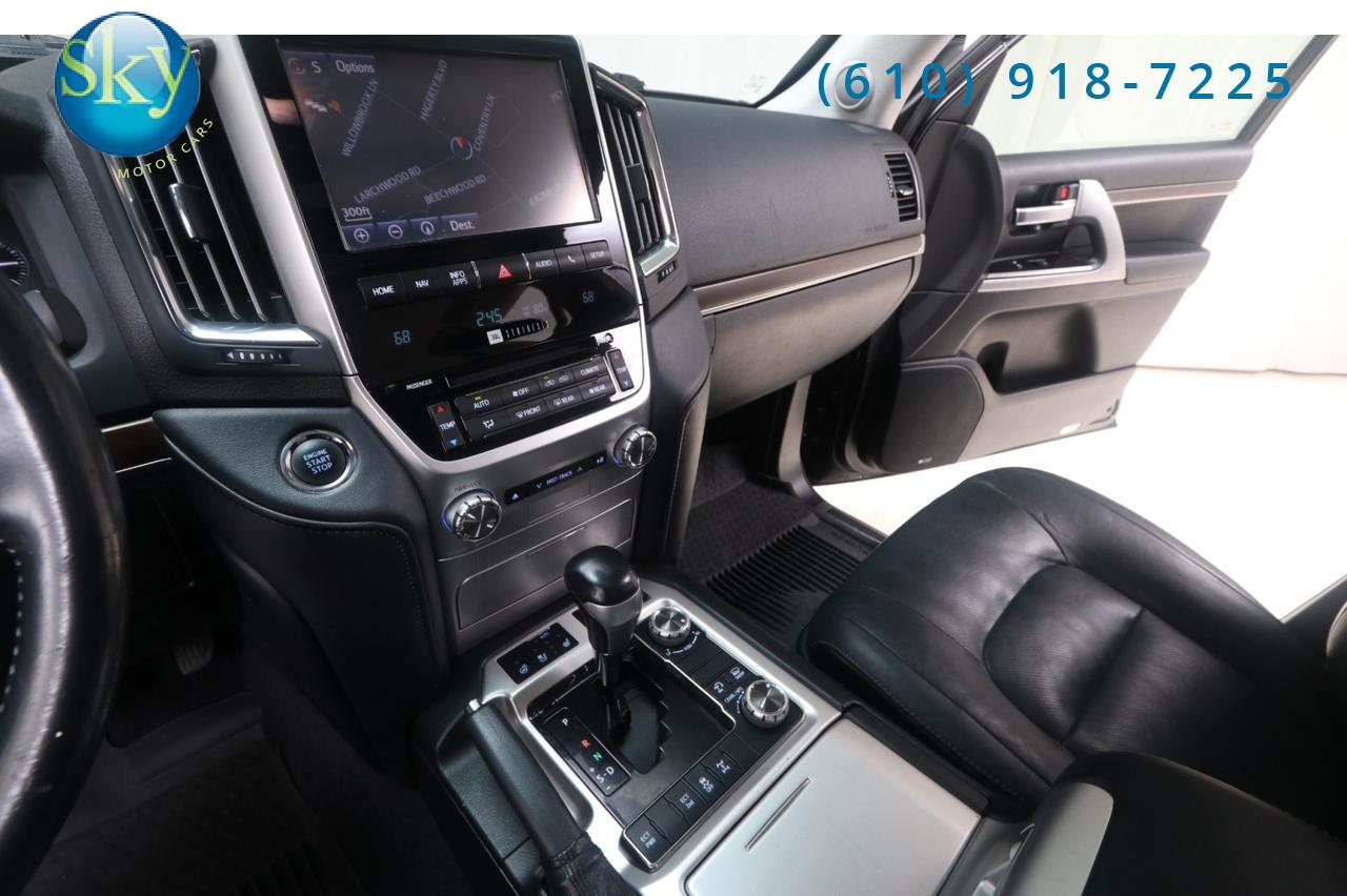 2016 Toyota Land Cruiser 4WD 8-PASSENGER REAR DVD West Chester PA