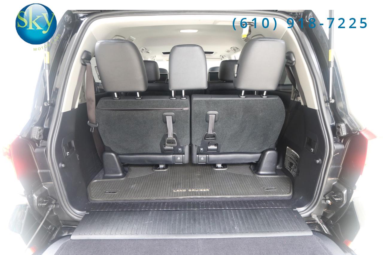 2016 Toyota Land Cruiser 4WD 8-PASSENGER REAR DVD West Chester PA