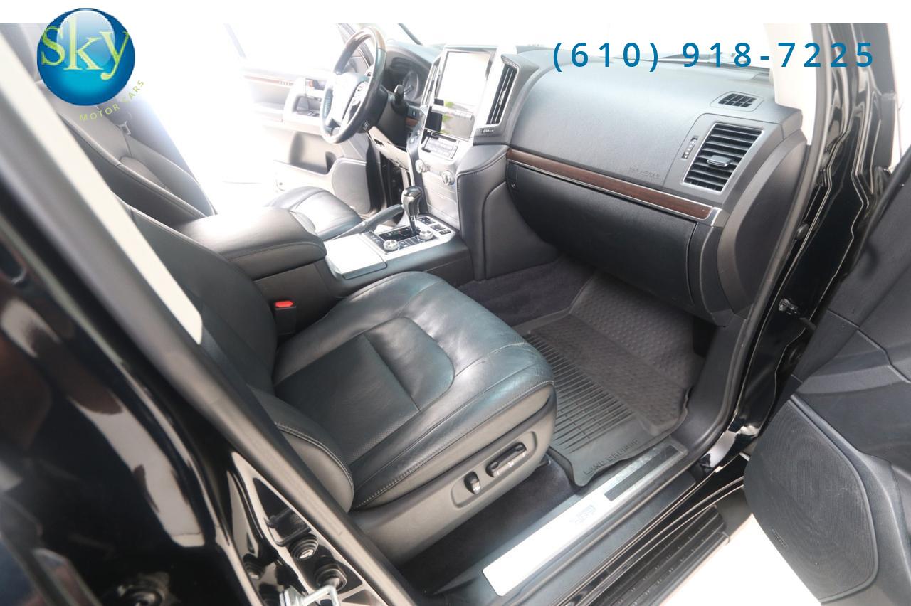 2016 Toyota Land Cruiser 4WD 8-PASSENGER REAR DVD West Chester PA