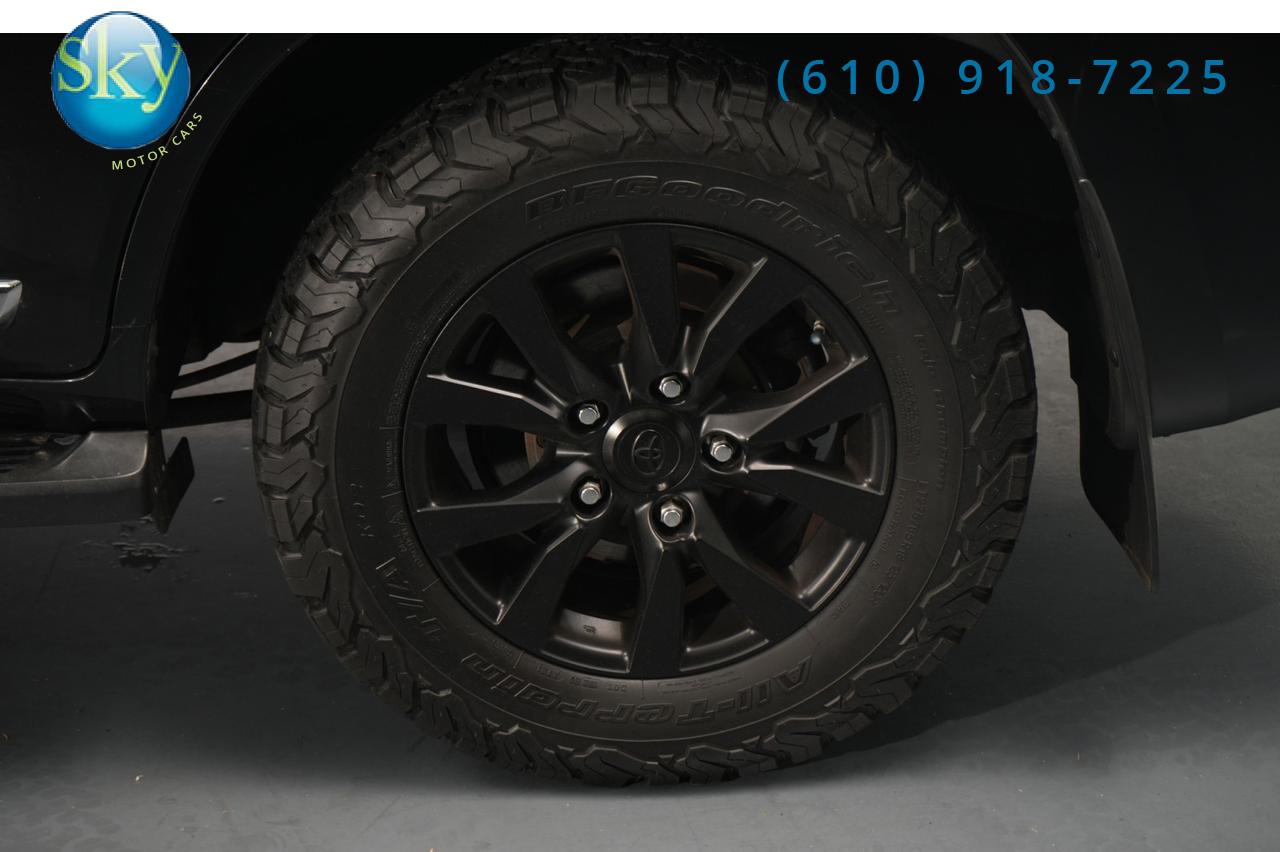 2016 Toyota Land Cruiser 4WD 8-PASSENGER REAR DVD West Chester PA
