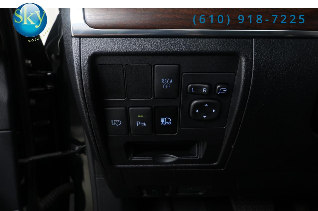 2016 Toyota Land Cruiser 4WD 8-PASSENGER REAR DVD West Chester PA