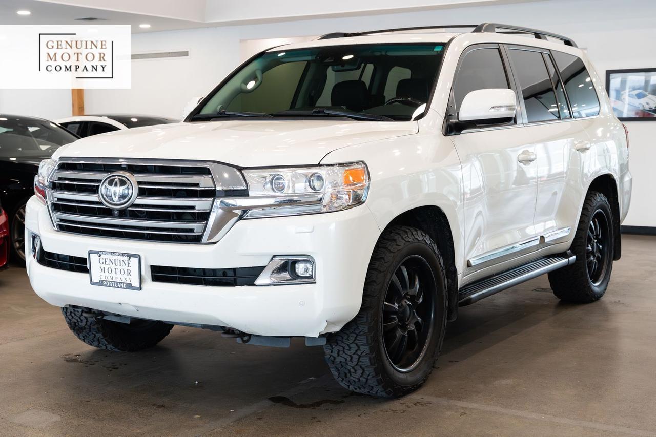 2016 Toyota Land Cruiser -'s photo