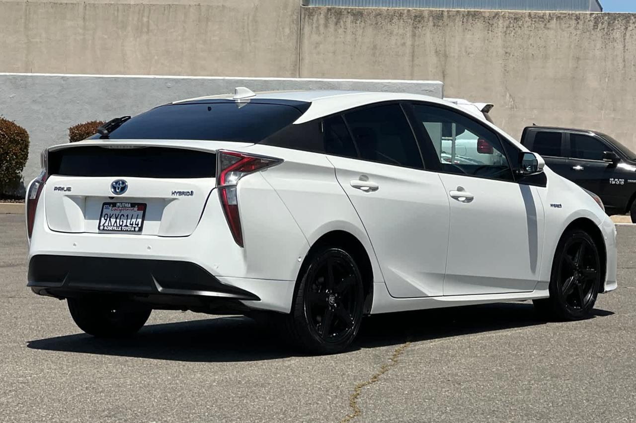 2016 Toyota Prius Four Touring